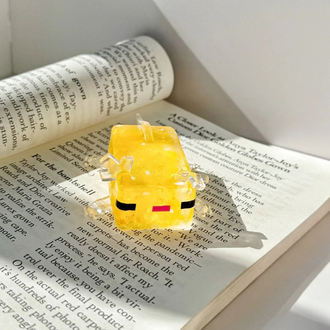 Blocky Axolotl Squishy – Satisfying Glitter Stress Toy